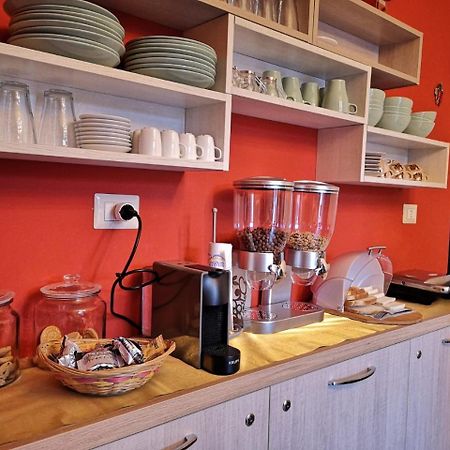 A Due Passi Dal Museo Bed & Breakfast Napoli Bagian luar foto